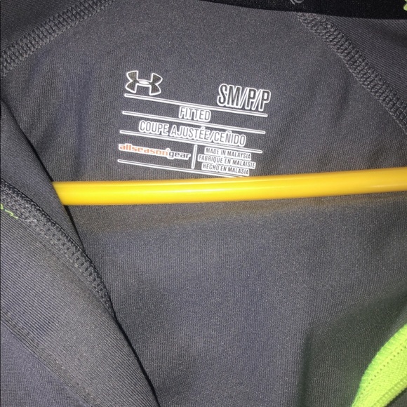 Under Armour Longsleeve - Picture 2 of 2